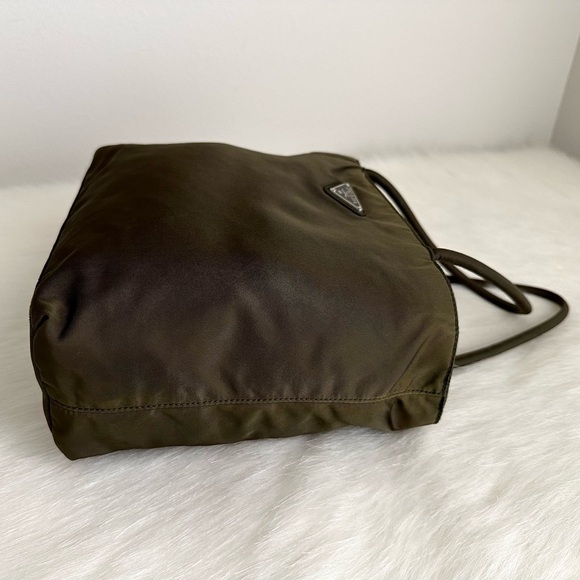 ✨PRADA Tessuto Nylon City Tote B8484 Tundra Dark Olive - Picture 5 of 16